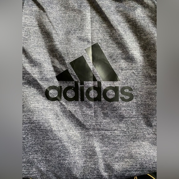 NWOT ADIDAS CINCH/GYM BAG - Picture 2 of 3